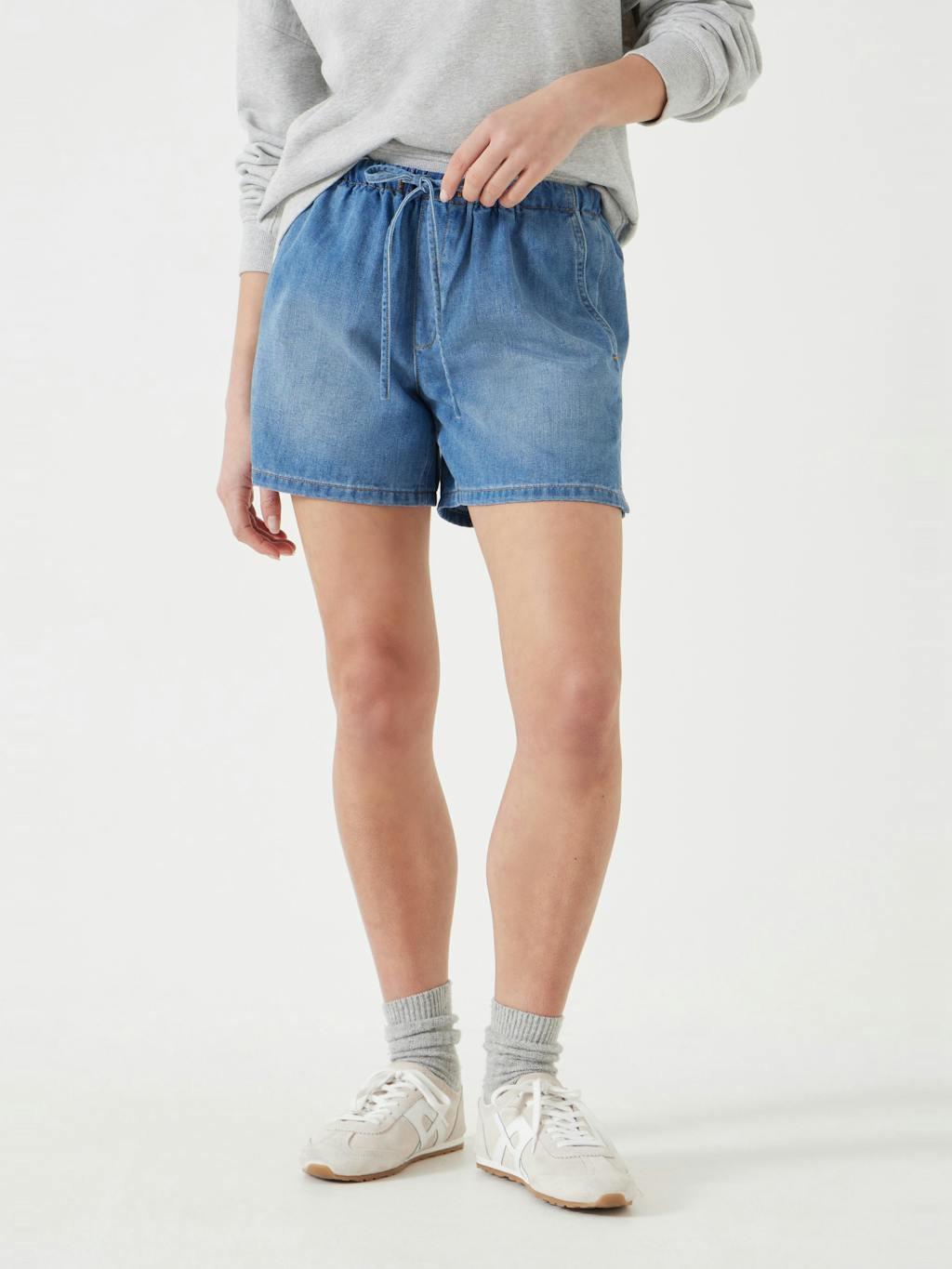 013571-2797-02 Betty Denim Pull On Shorts