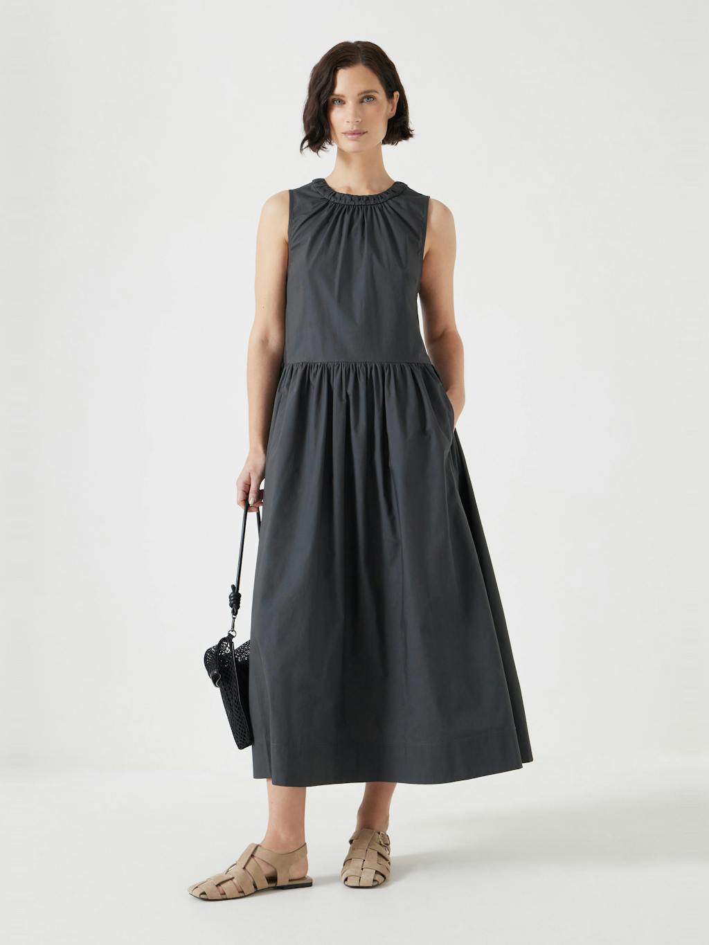 013537-0462-01 Lightweight Cotton Sleeveless Crew Neck Maxi Dress