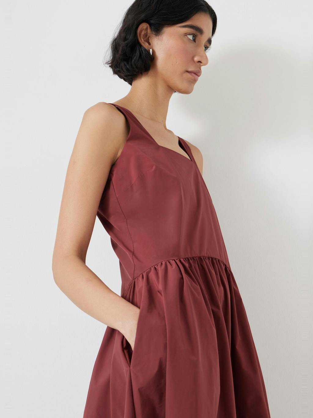013525-1320-02 Romi Technical Sleeveless Midi Ballerina Dress