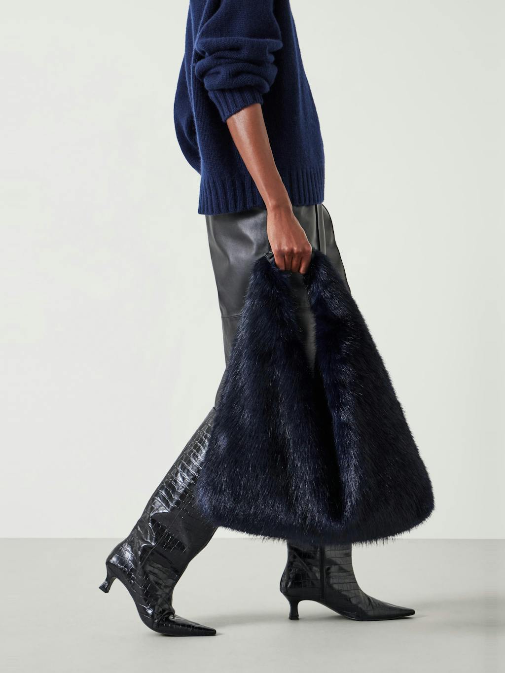 012541-1652-02 Helen Moore Faux Fur Triangle Tote