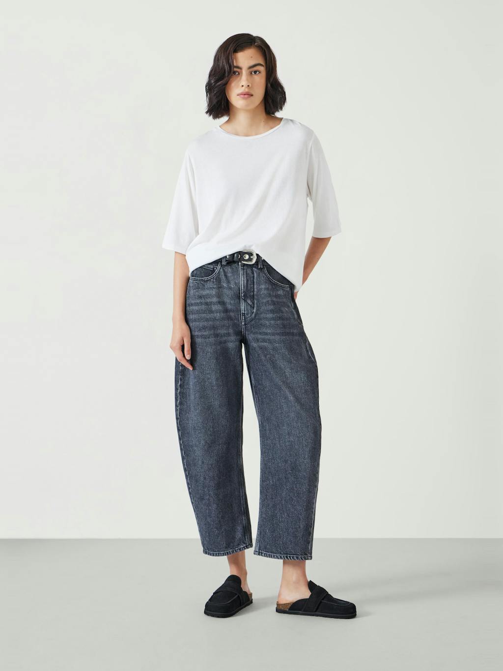 012549-0001-02 Reece Drapey T-Shirt