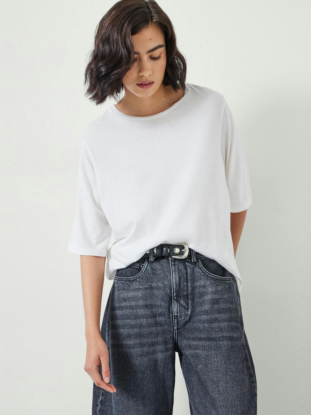 012549-0001-01 Reece Drapey T-Shirt