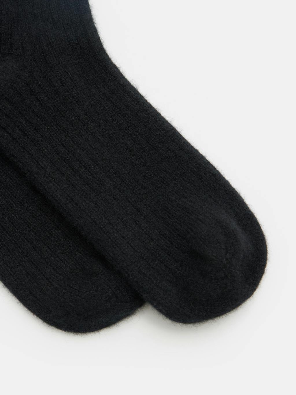 012282-0456-03 Cashmere Socks