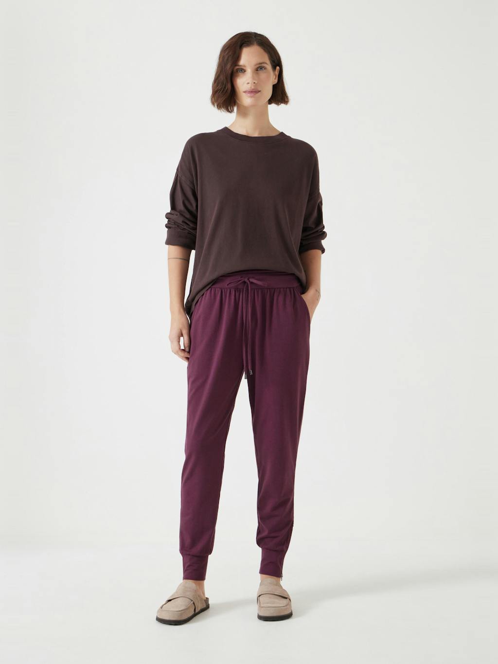 010982-1319-01 Amie Joggers