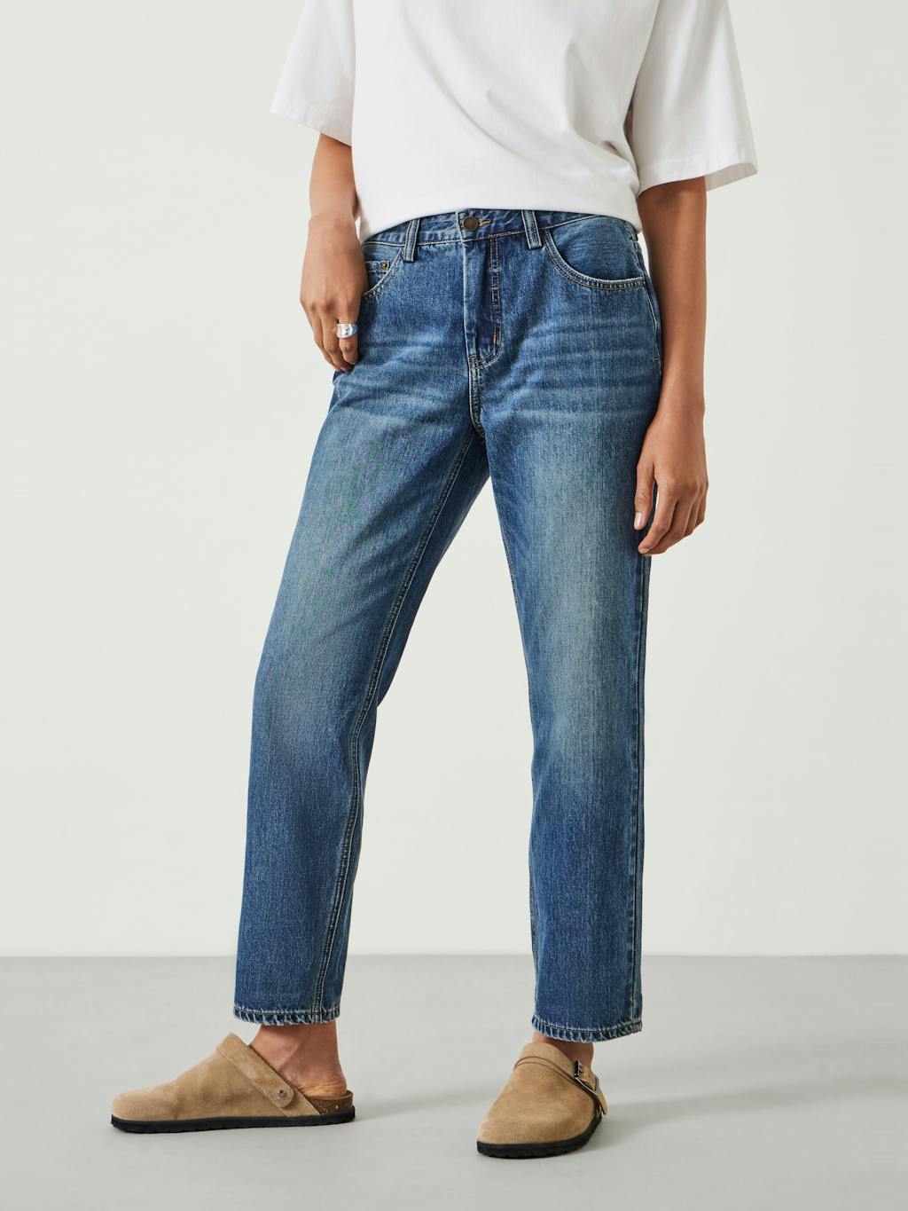 010862-2911-02 Relaxed Fit Boyfriend Jeans