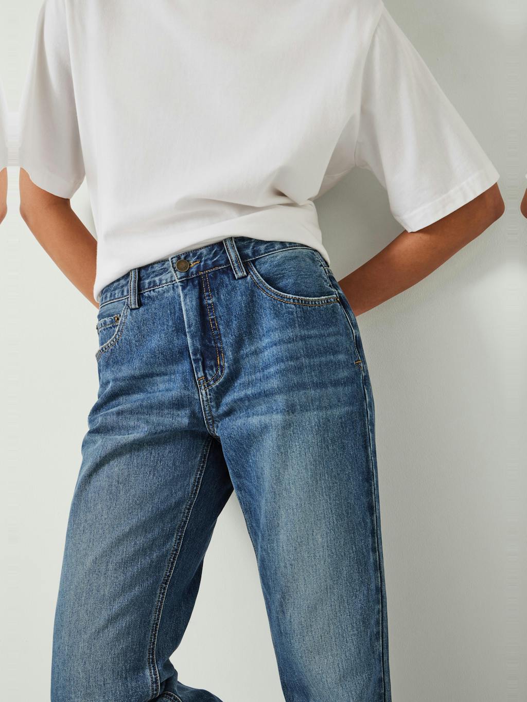 010862-2911-04 Relaxed Fit Boyfriend Jeans