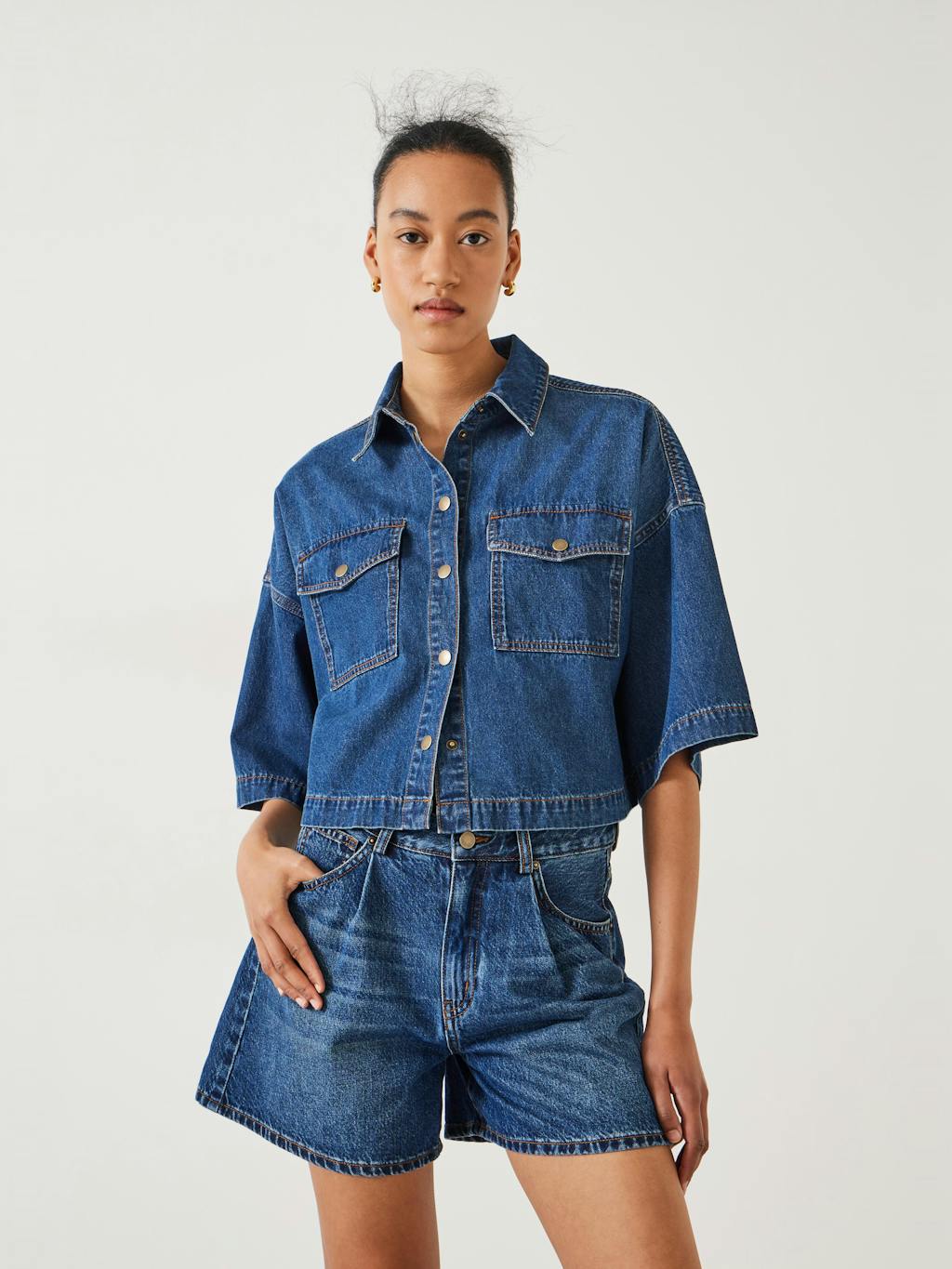 010805-2797-01 Chlo Oversized Cropped Denim Shirt