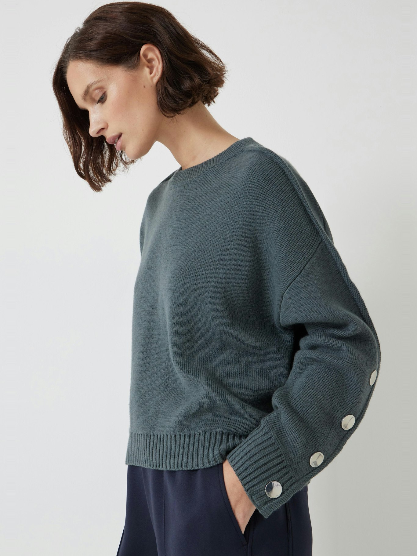 012556-1833-04 Popper Sleeve Crew Knitted Jumper