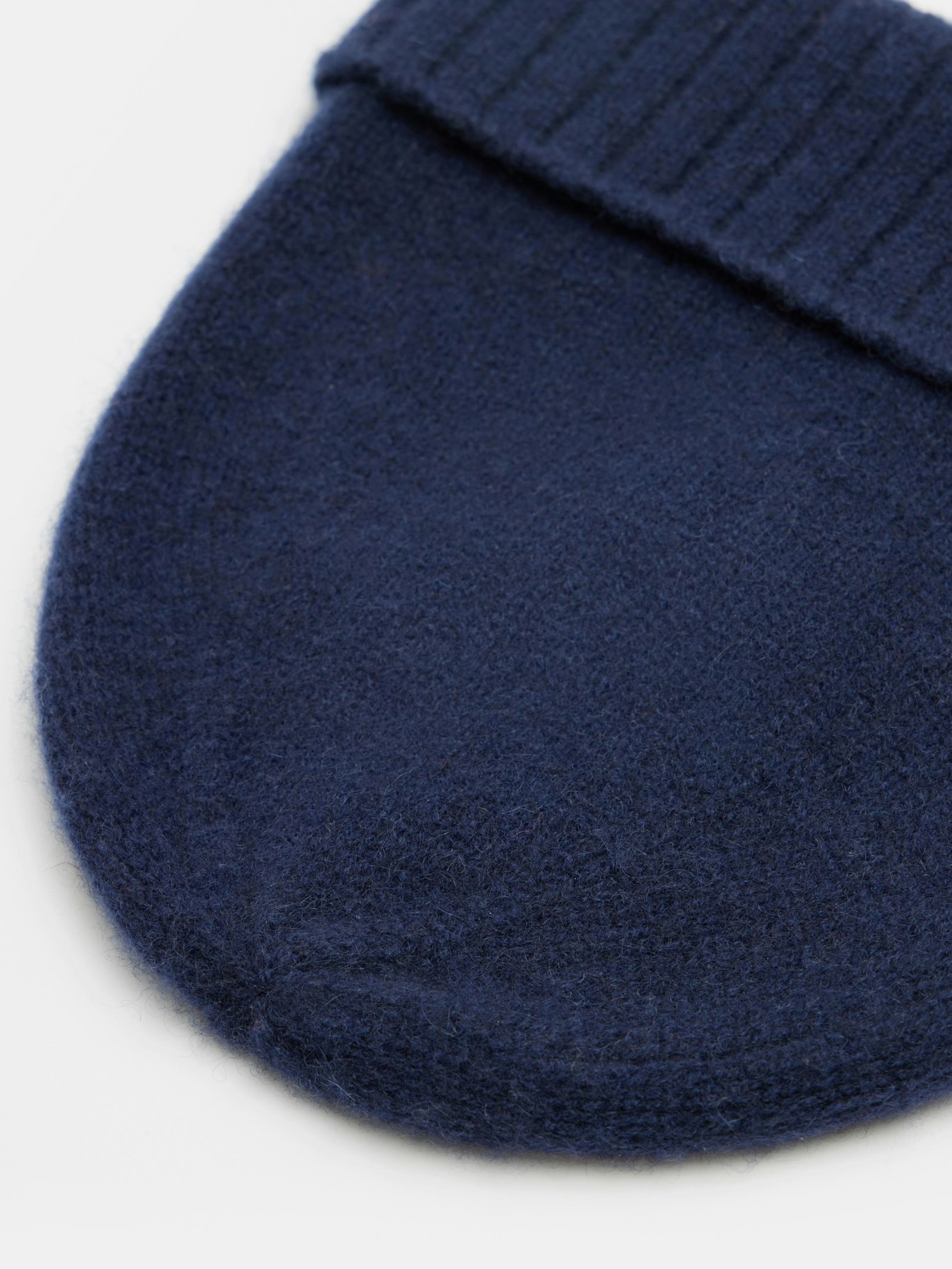 012266-1652-04 Cashmere Beanie
