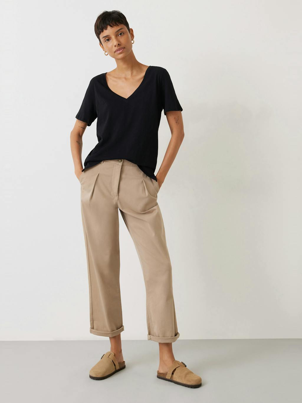 007213-0456-02 Kali Cotton Slub V-Neck T-Shirt