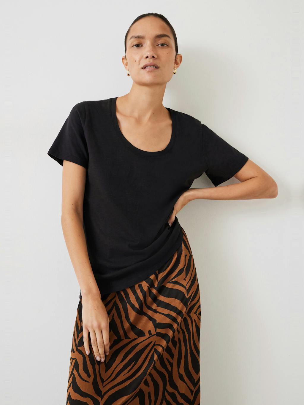 005675-0456-01 Hari Scoop Neck Cotton Slub T-Shirt