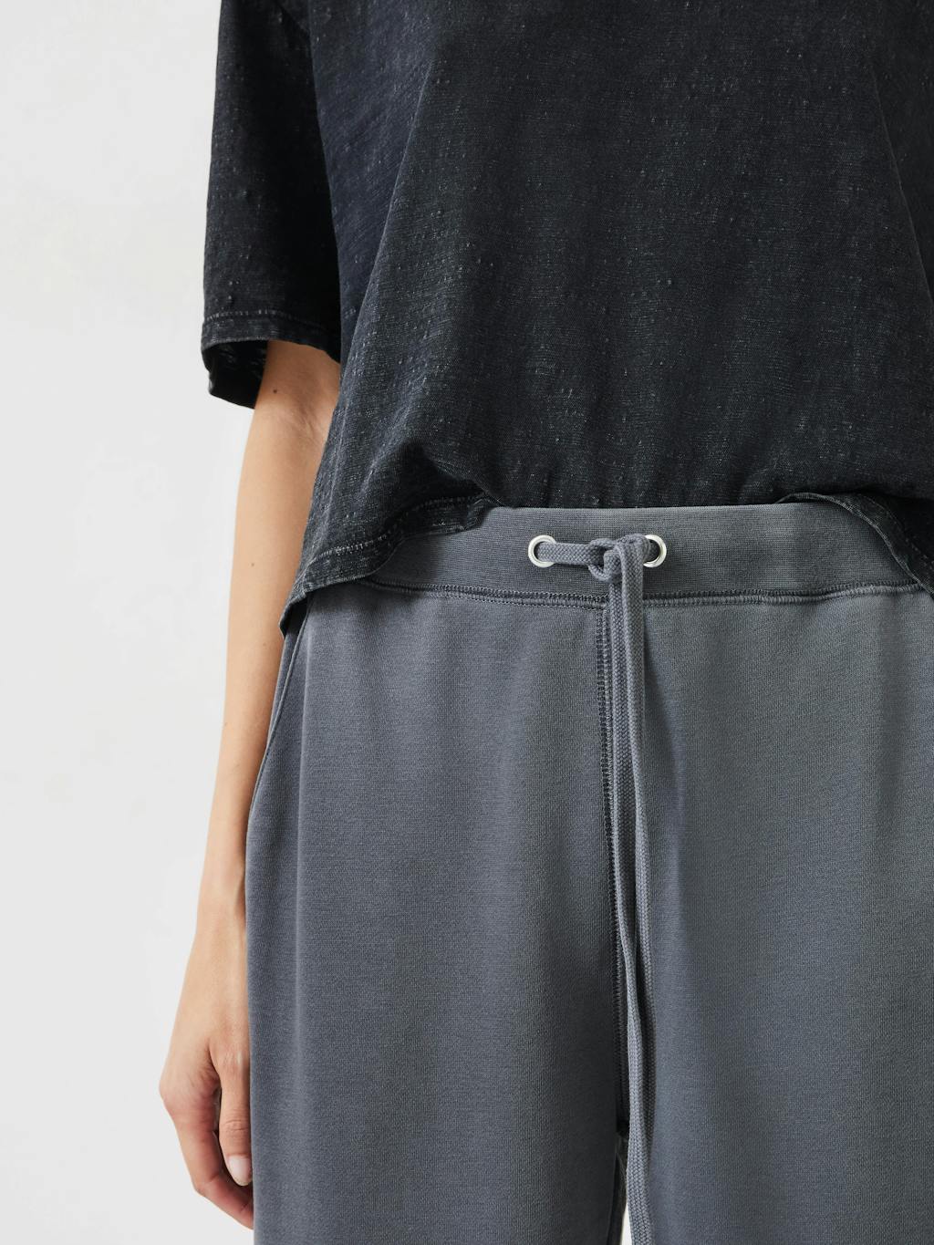 000766-1669-04 Theia Slim Joggers