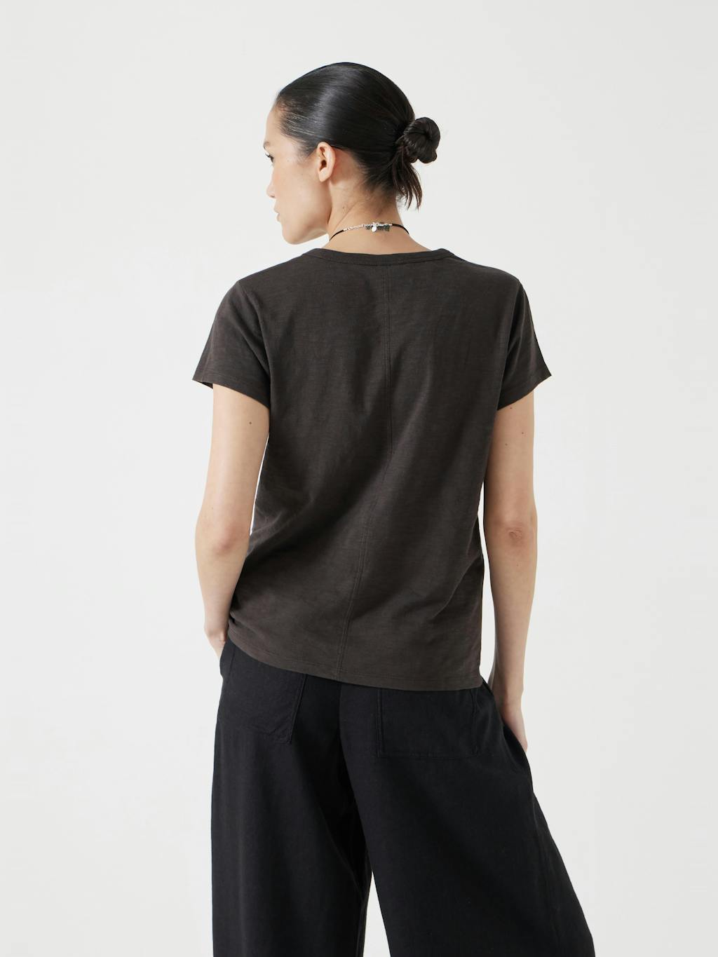 000749-0450-03 Slim Fit Slub Cotton Crew Neck T-Shirt