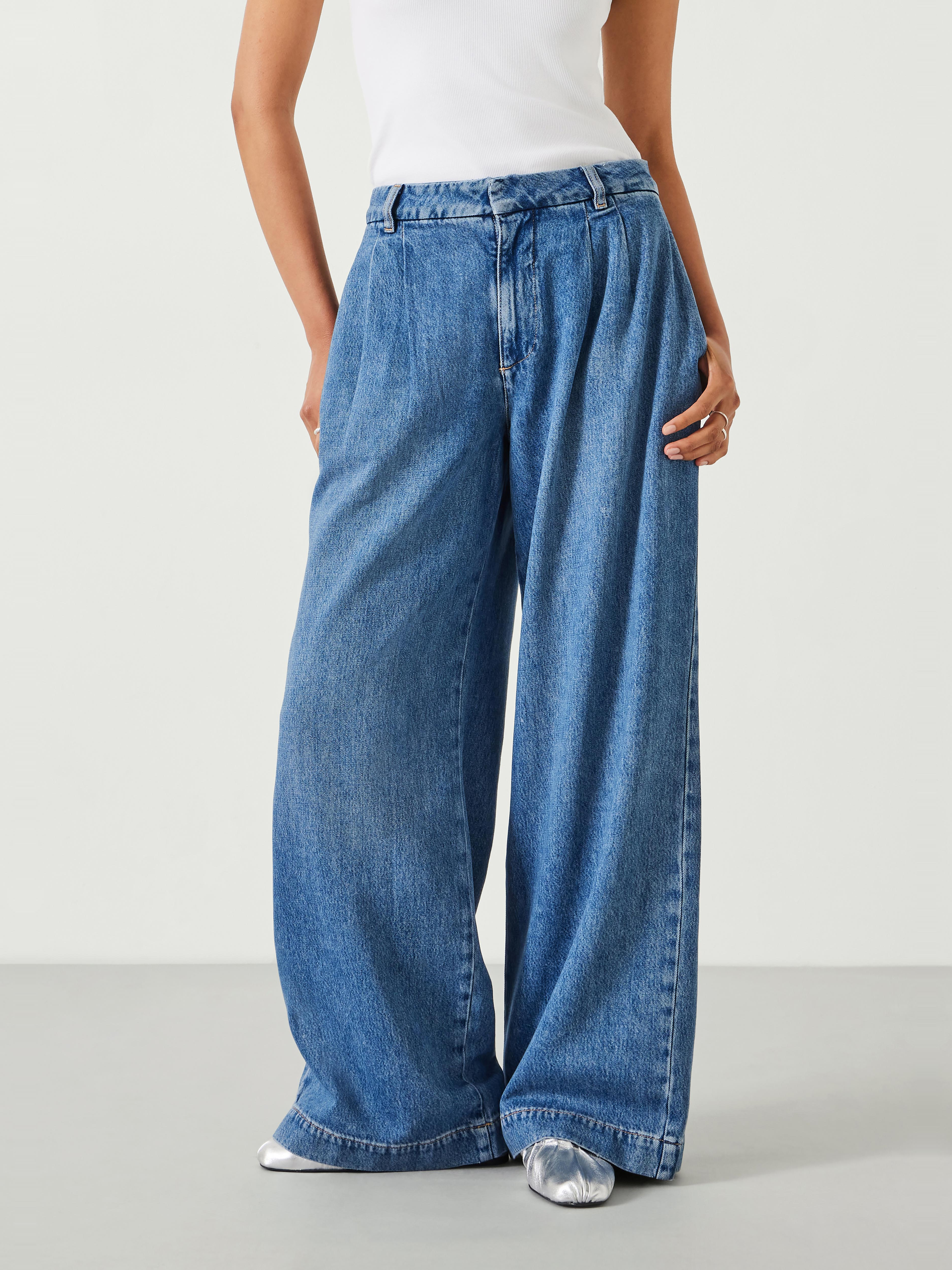 Lya Pleated Wide Leg Jeans