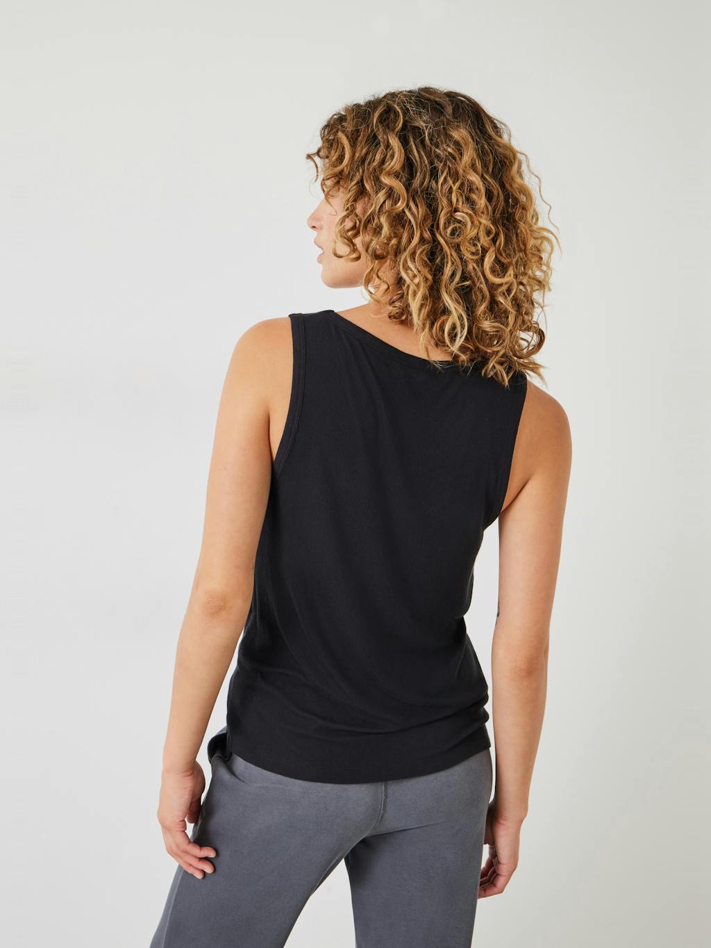 000629-2809-03 Ribbed Scoop Vest