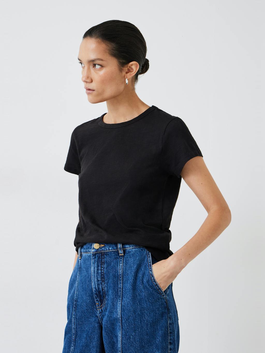 000749-2809-01 Slim Fit Slub Cotton Crew Neck T-Shirt