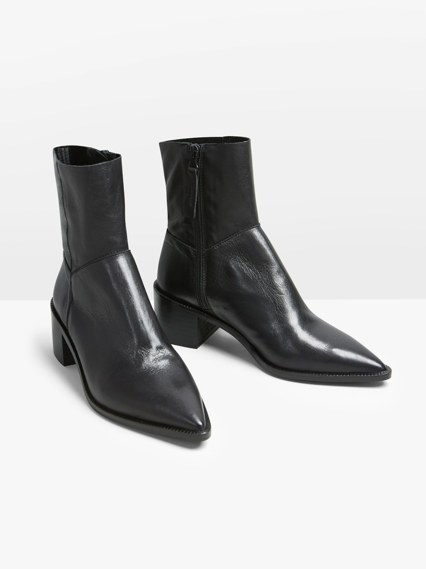 009865-2762-01 Taylah Leather Ankle Boot