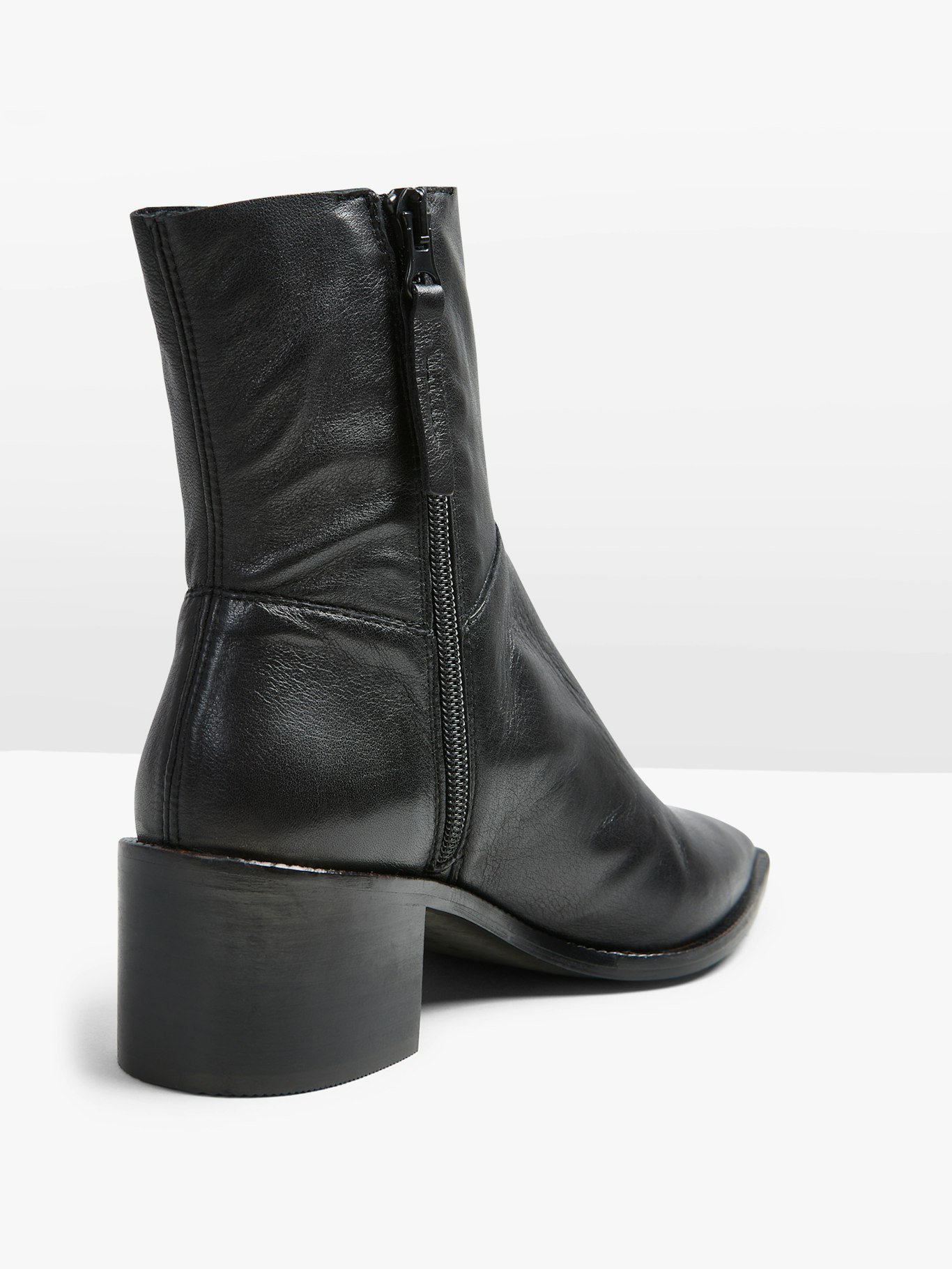 009865-2762-03 Taylah Leather Ankle Boot