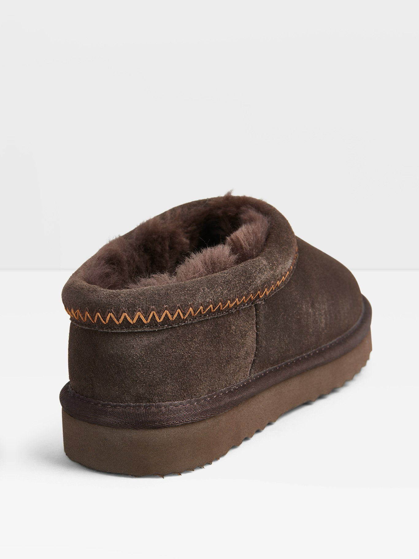 009669-0533-03 Sheepskin Padded Collar Snug Slippers