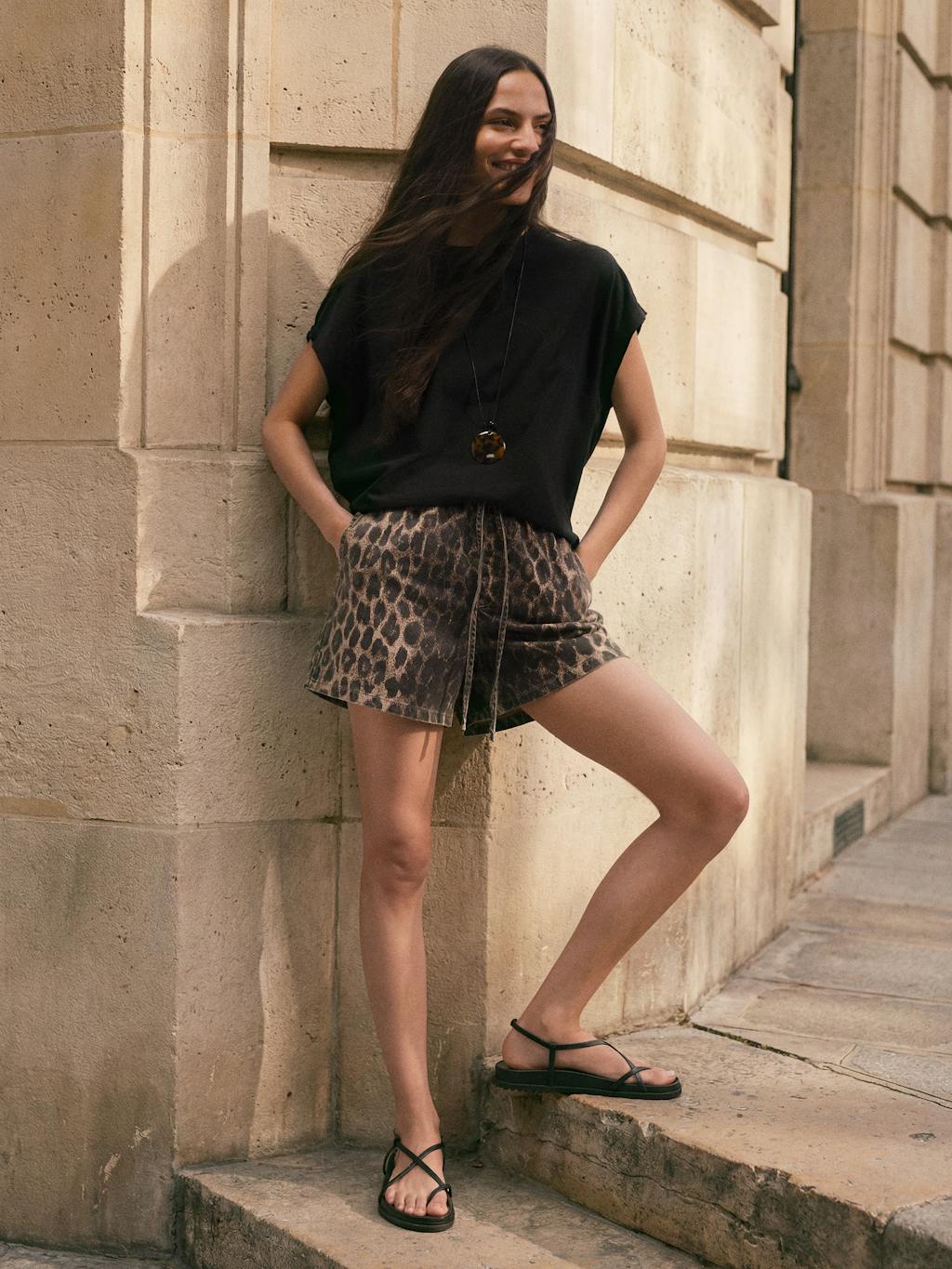 015364-4833-10 Betty Leopard Pull On Denim Shorts