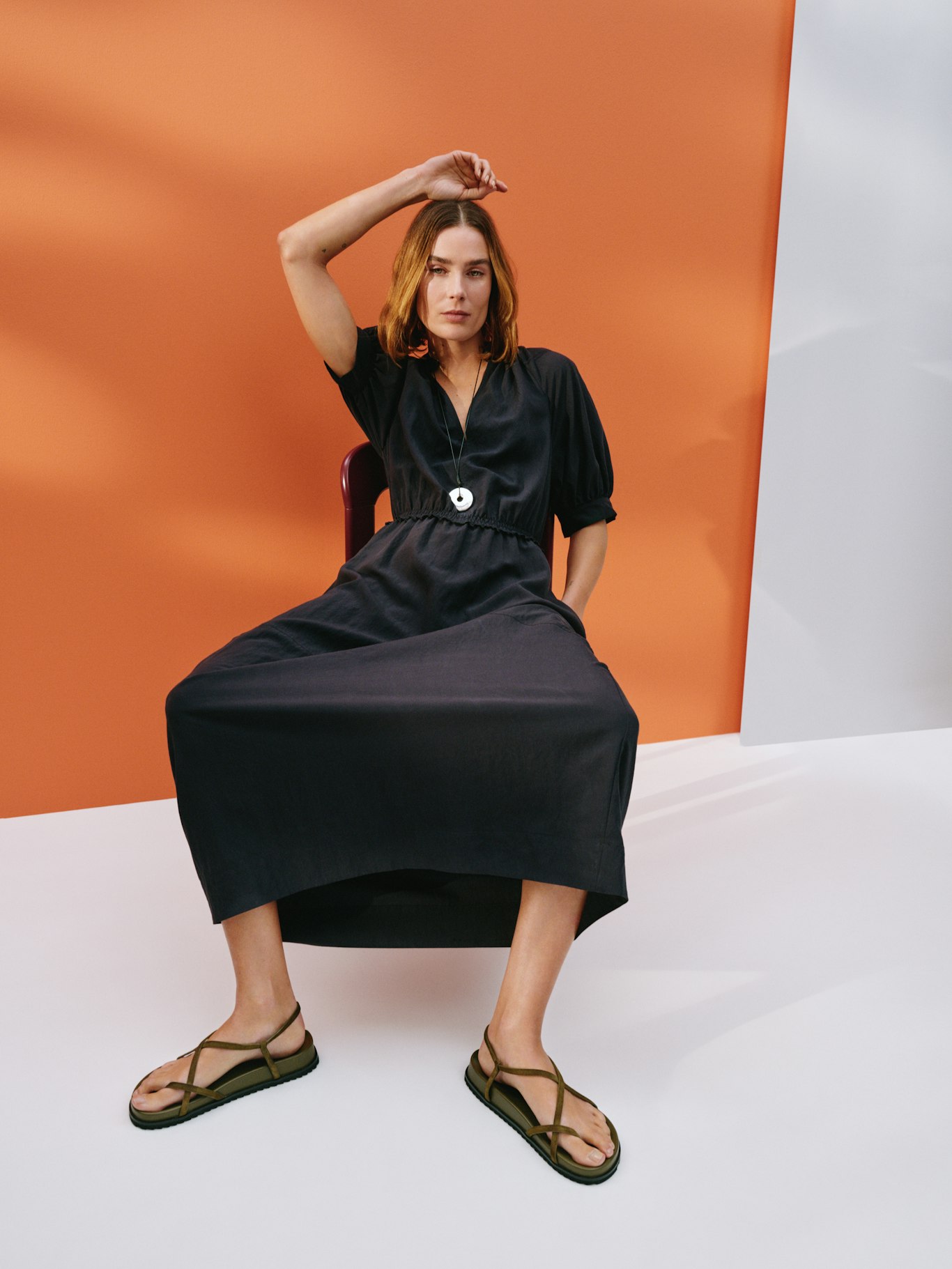 014376-1658-10 Isla Short Sleeve Midi Dress