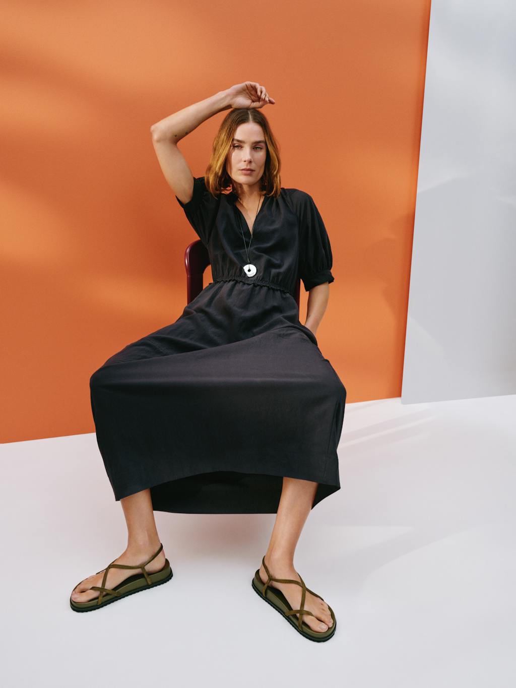 014376-1658-10 Isla Short Sleeve Midi Dress