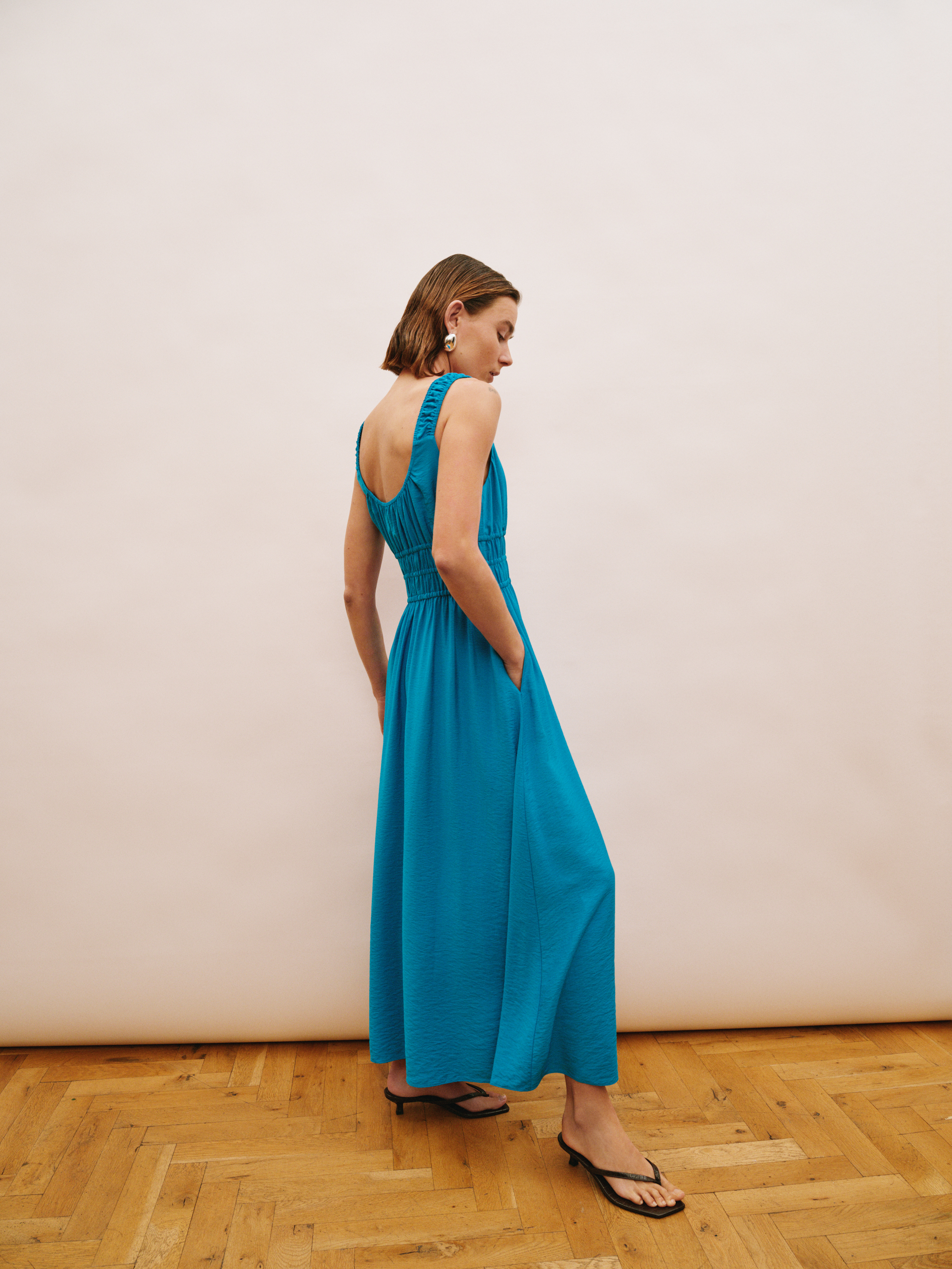 Air Flow Gathered Straps Midi Dress