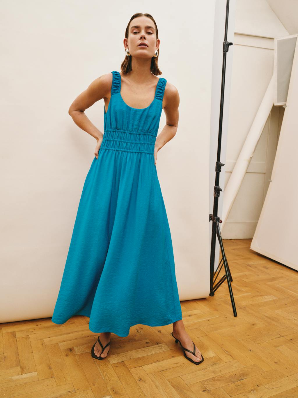 013036-1747-10 Air Flow Gathered Straps Midi Dress