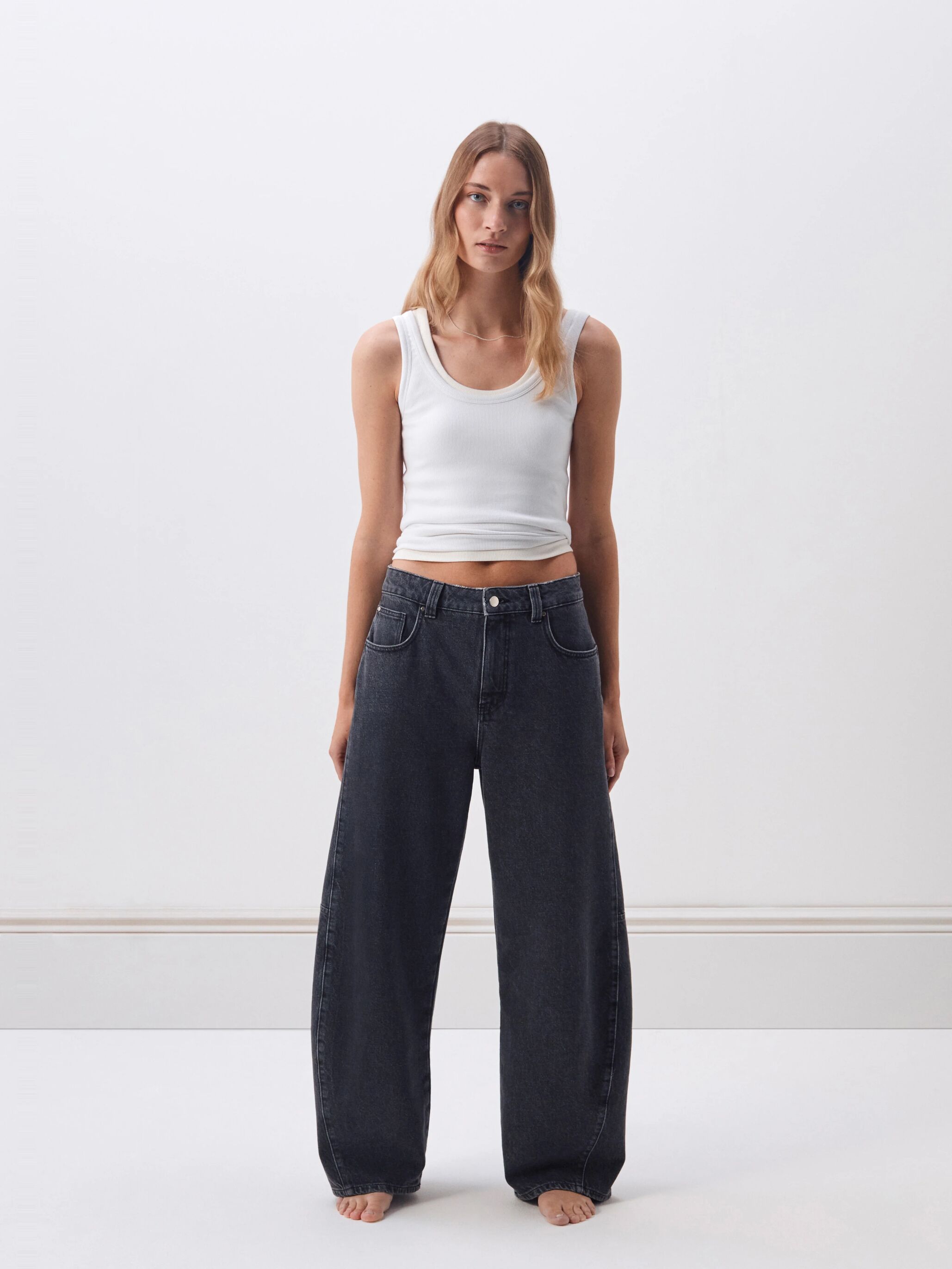 Bree Horseshoe Barrel Leg Jeans