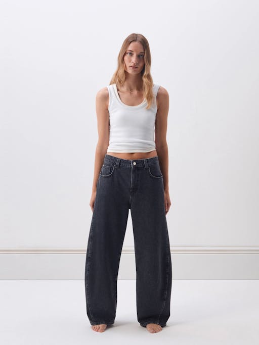 Bree Horseshoe Barrel Leg Jeans