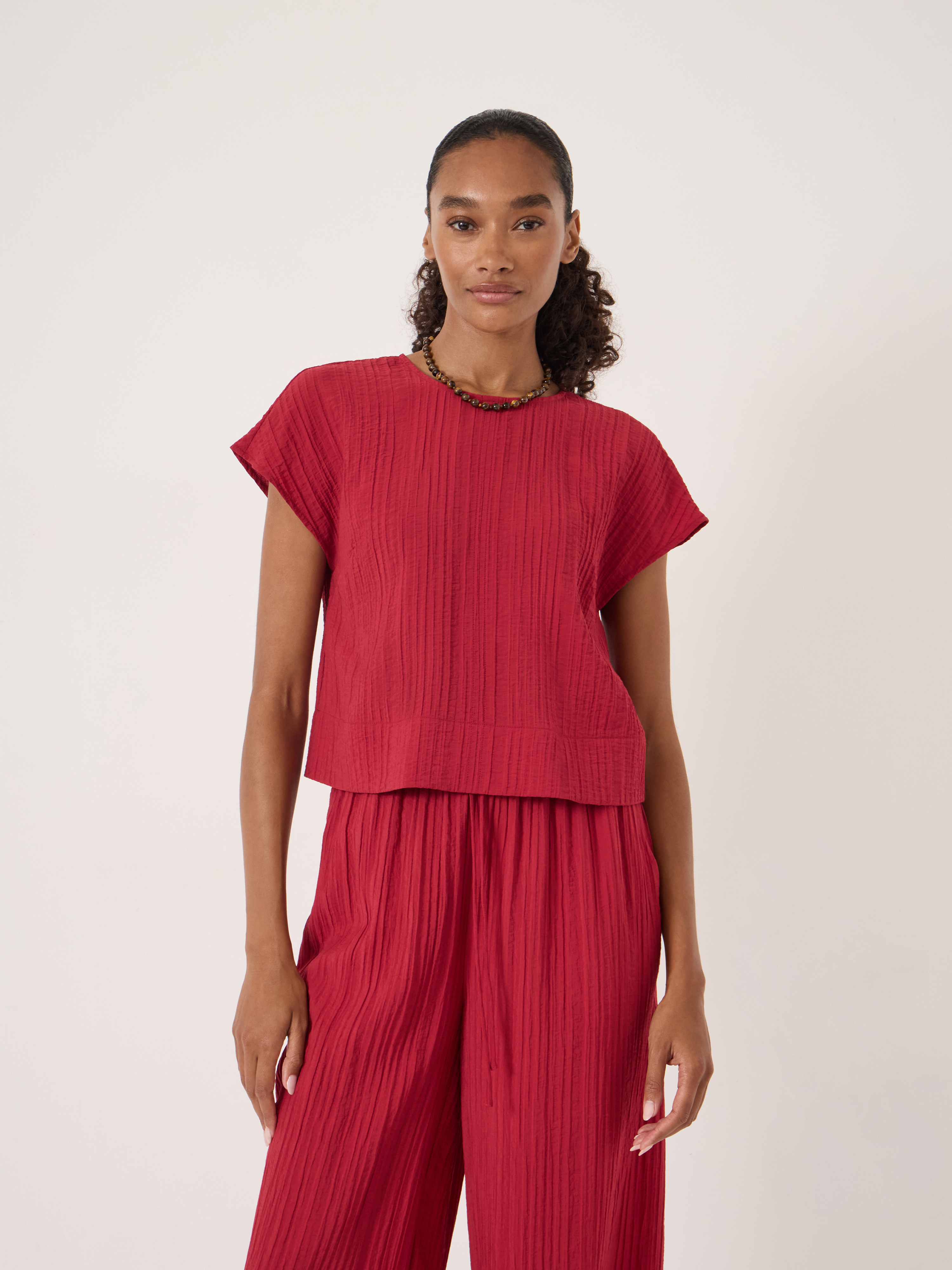Rein Crinkle Textured Shell Top - Ruby Red | Hush