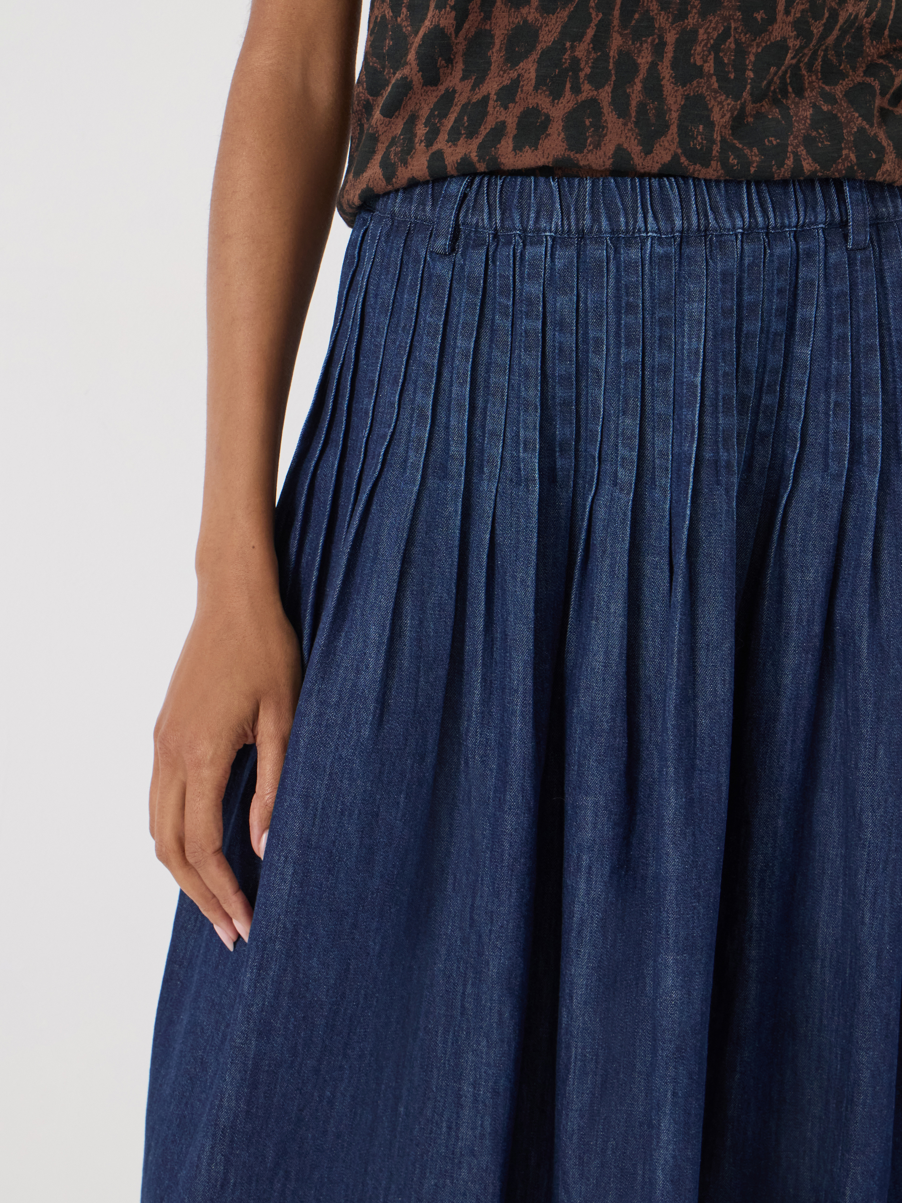 Maddie Pleated Chambray Midi Skirt - Blue Authentic | Hush