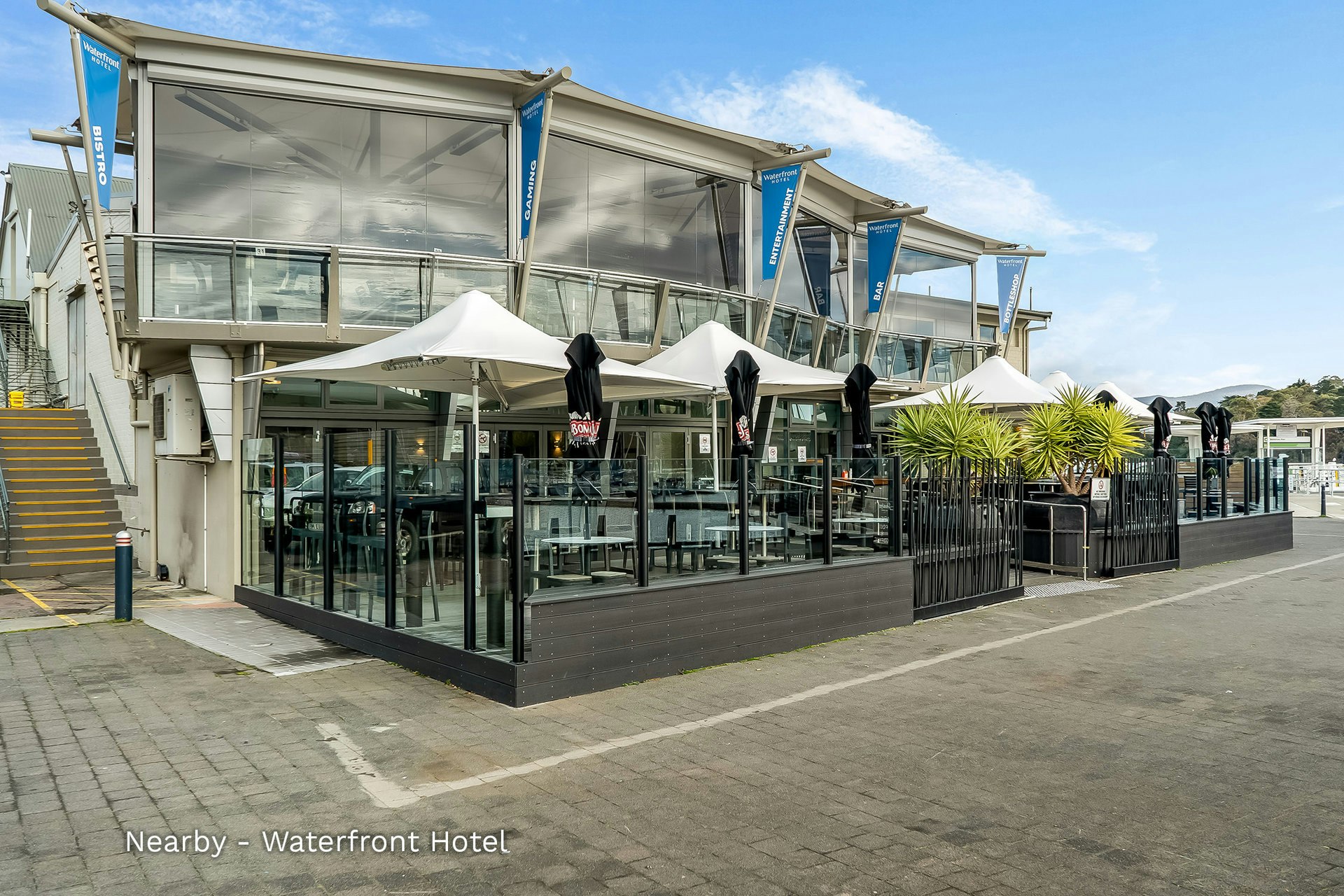 shopping mall