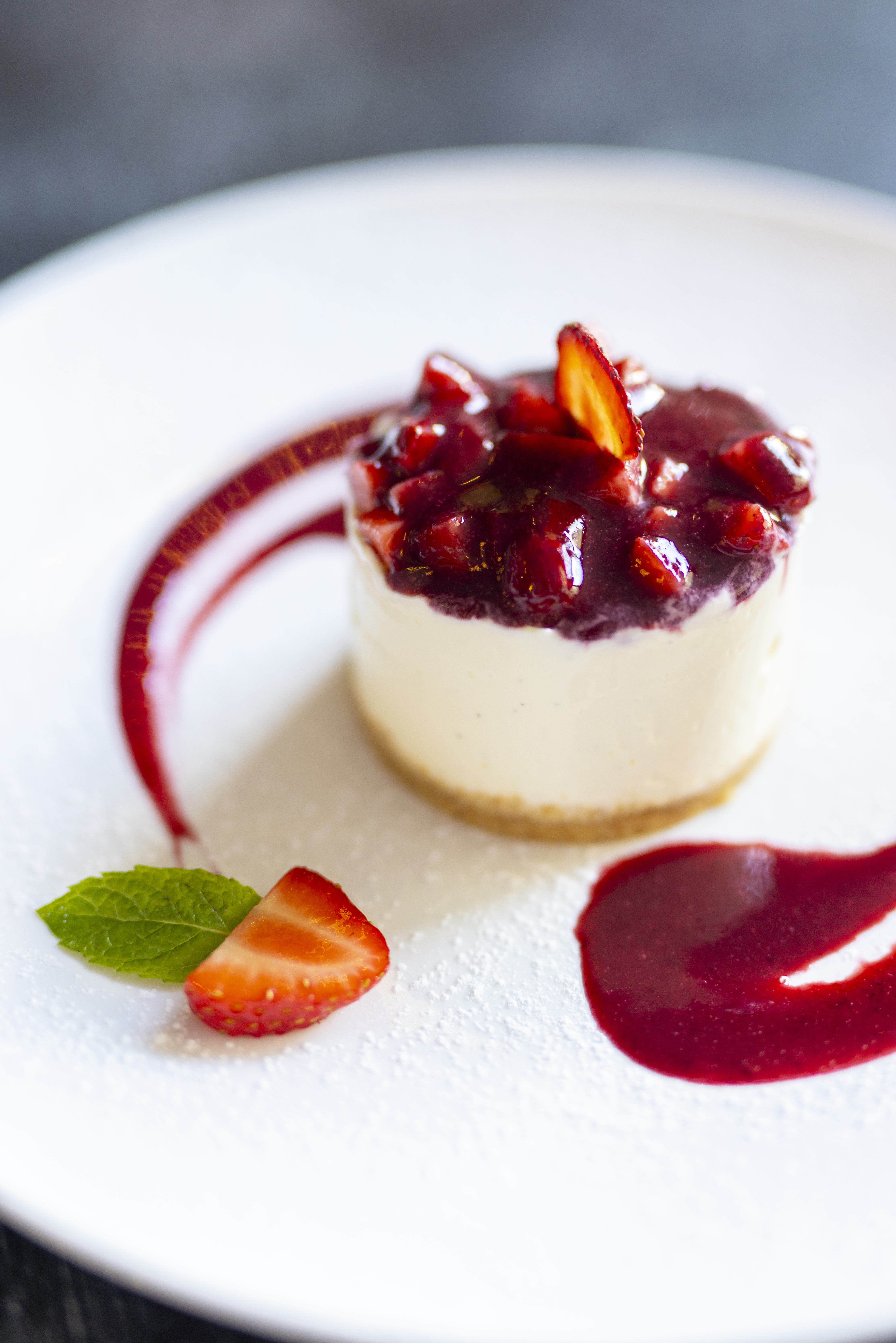 food, food presentation, ketchup, plate, dessert