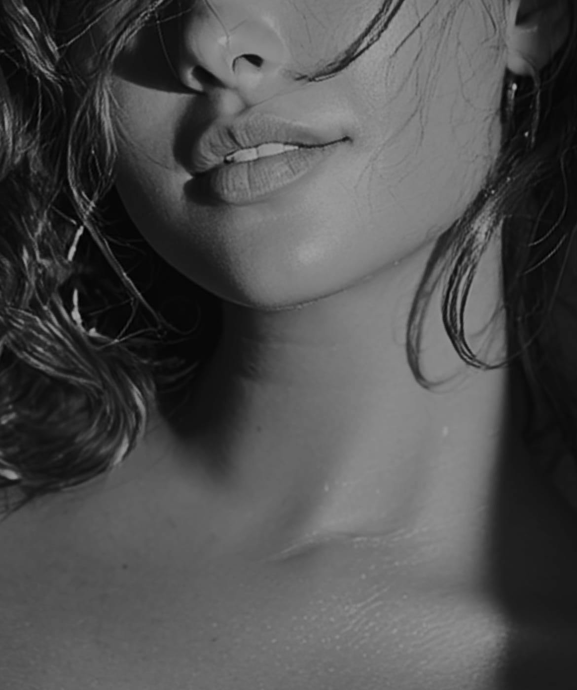 close up of a woman's chin and neck