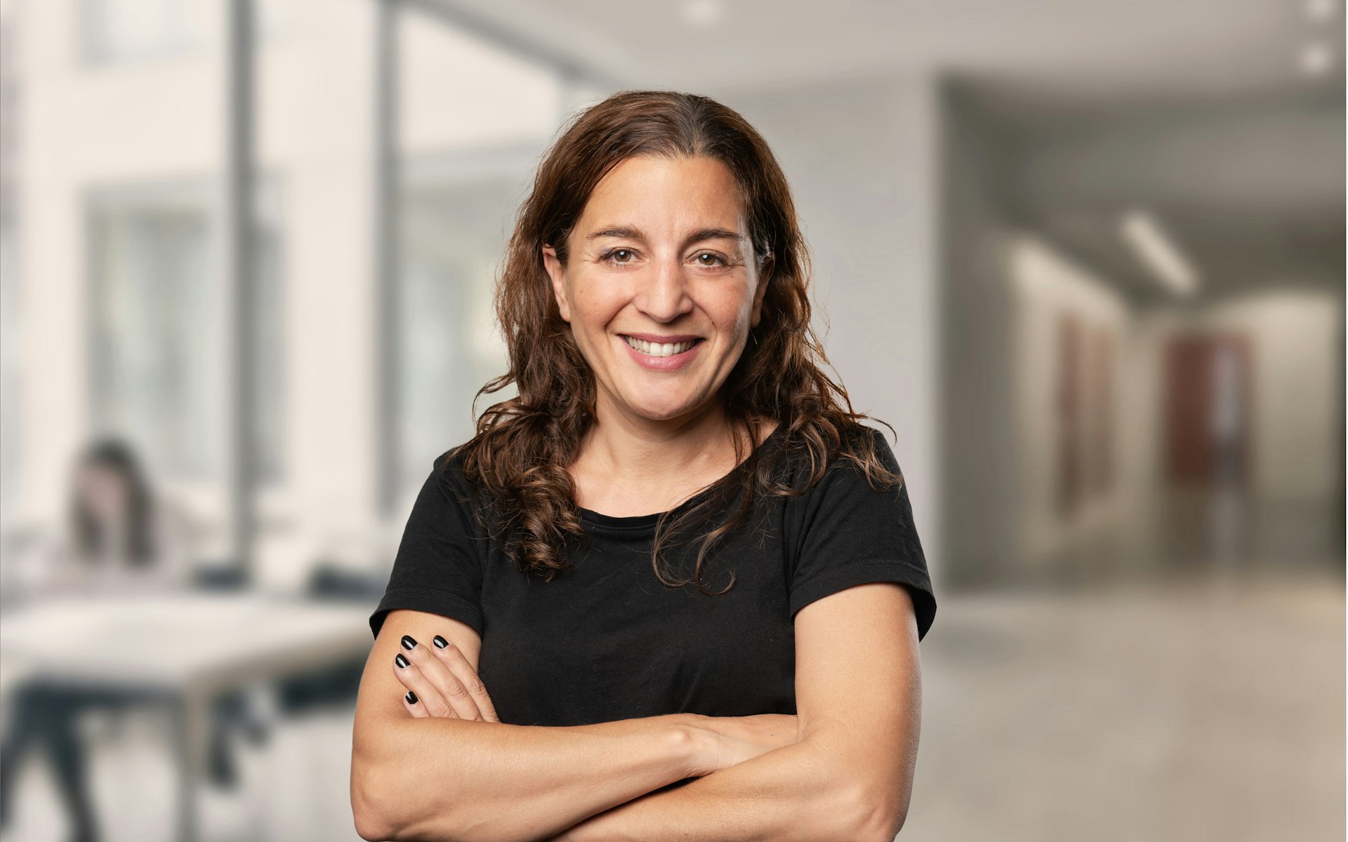 Portrait Evi Tolis Hwz