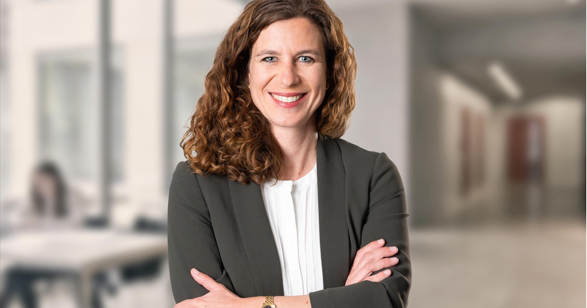 Sarah Genzer Dr. Sarah Genner