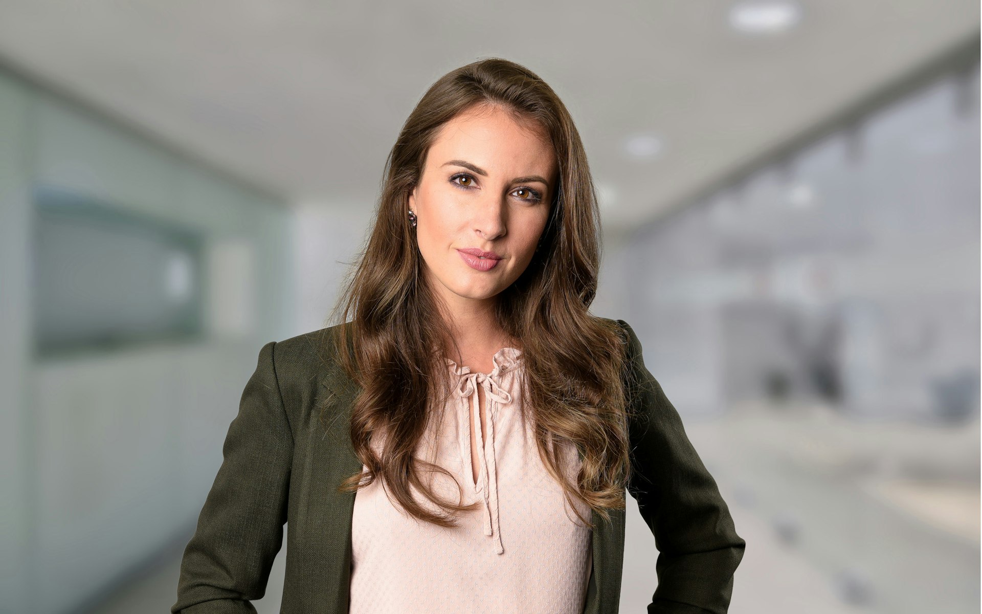 Portrait Marianne Luetolf Hwz