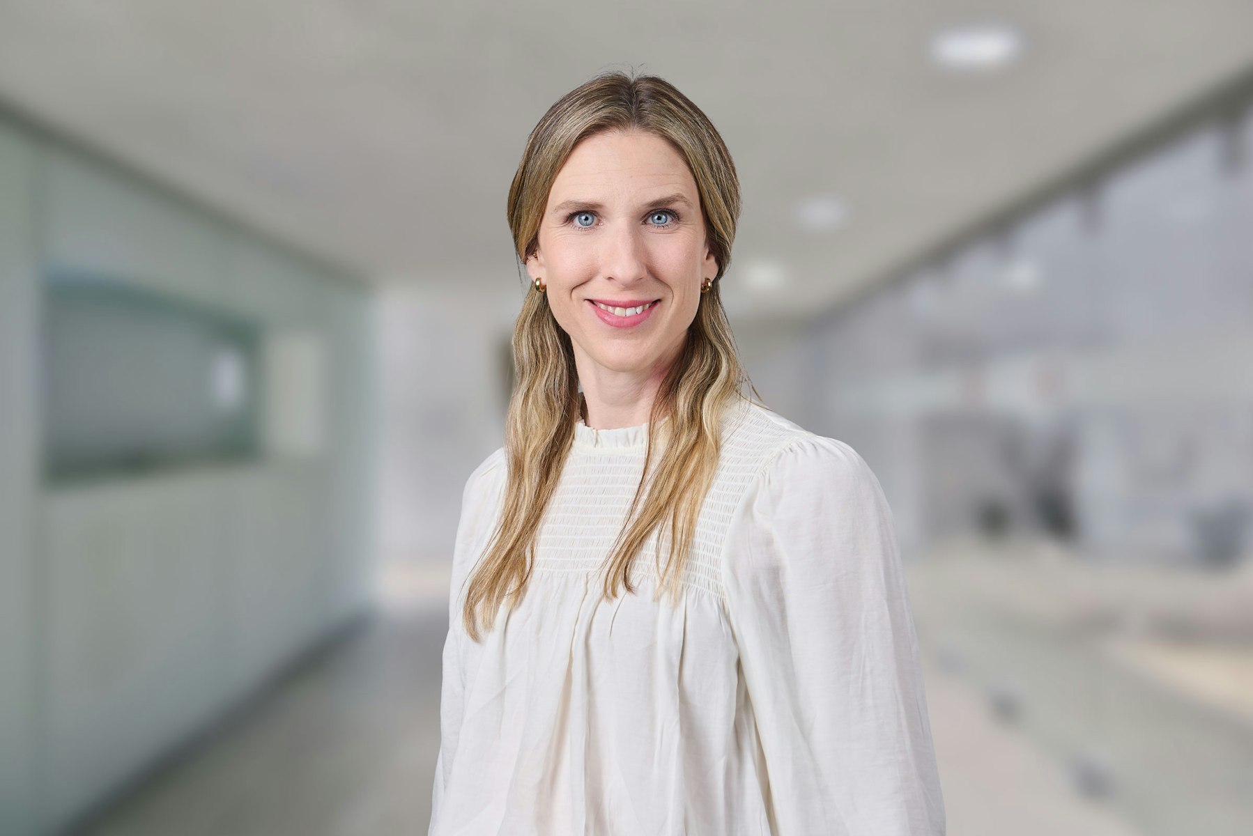 Portrait Esther Rietmann Hwz Web