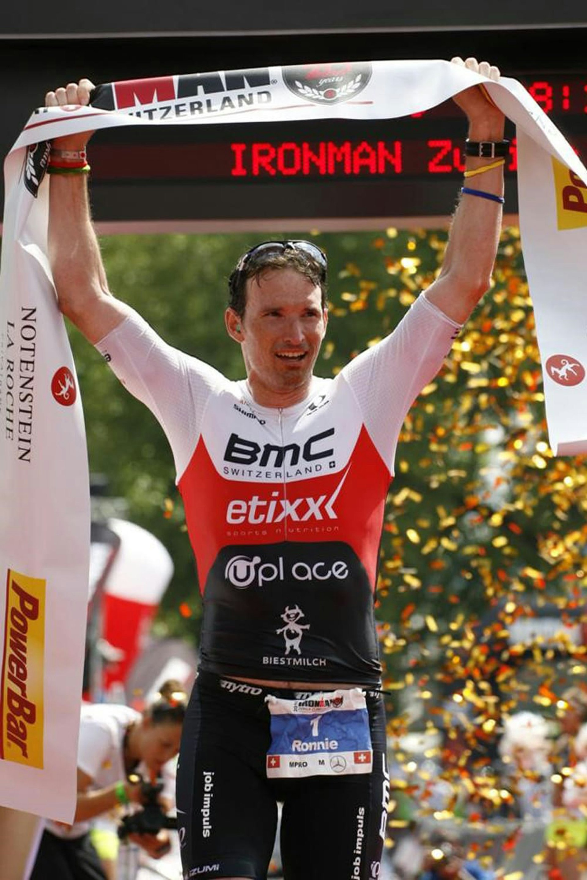 Ronnie Schildknecht Absolvent Bachelor Business Communications Ironman