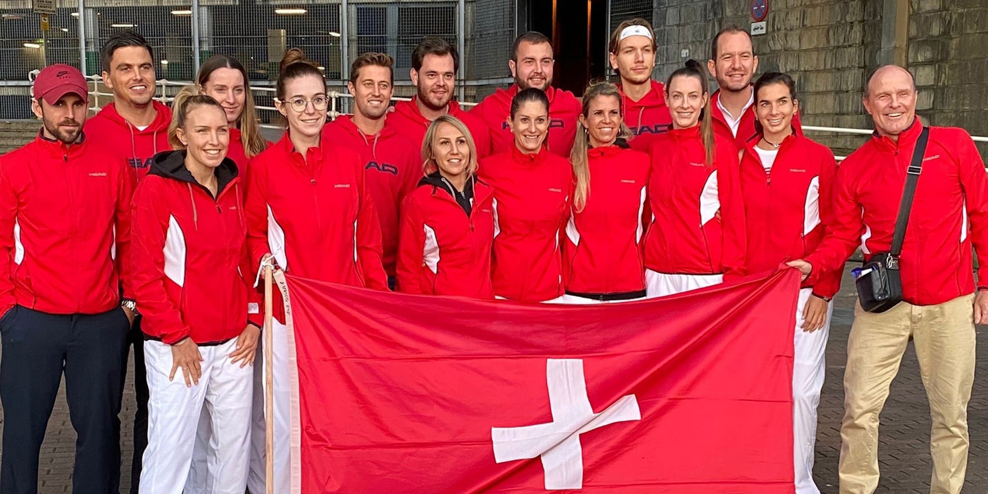 Jeannine Kuratli Bachelor Business Communications Padel Tennis