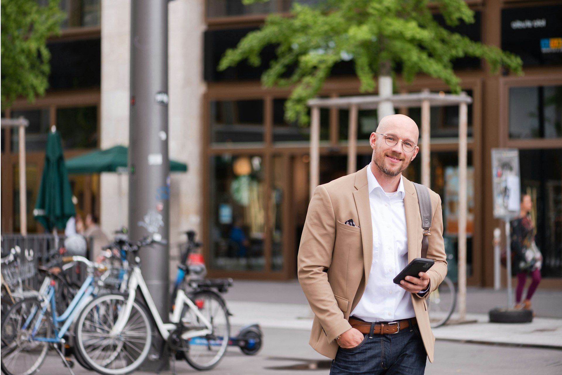 Titelbild Cas Business Management Leadership Hwz