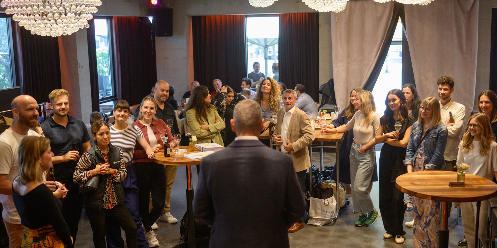 Headerbild ZF CAS Unternehmensführung und Marketingstrategie HWZ