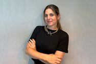 Zwischen Studium & Selbstständigkeit: Wie Alessia Paschos die Balance schafft