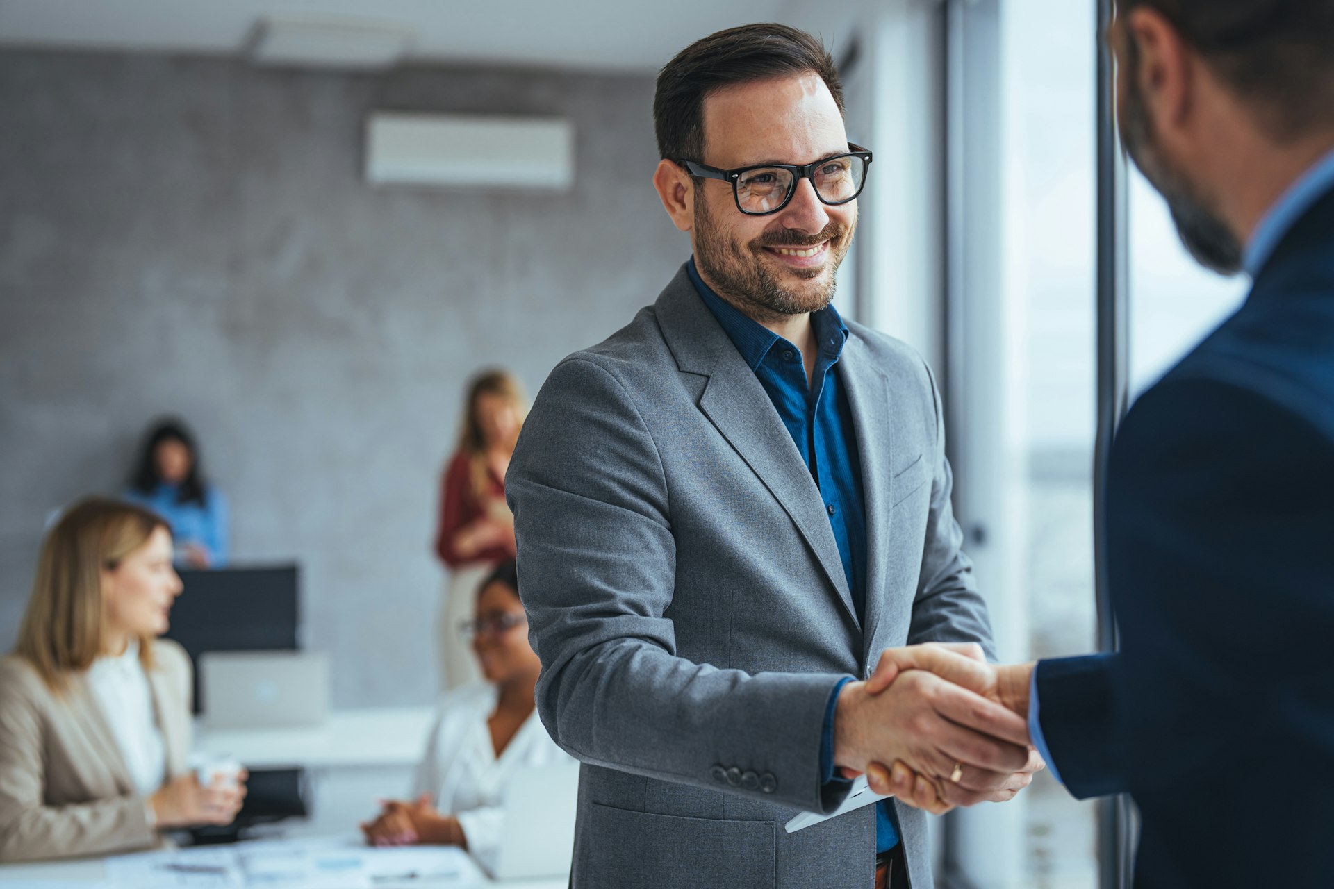 Titelbild Seminar Bid Management für Sales-Profis HWZ