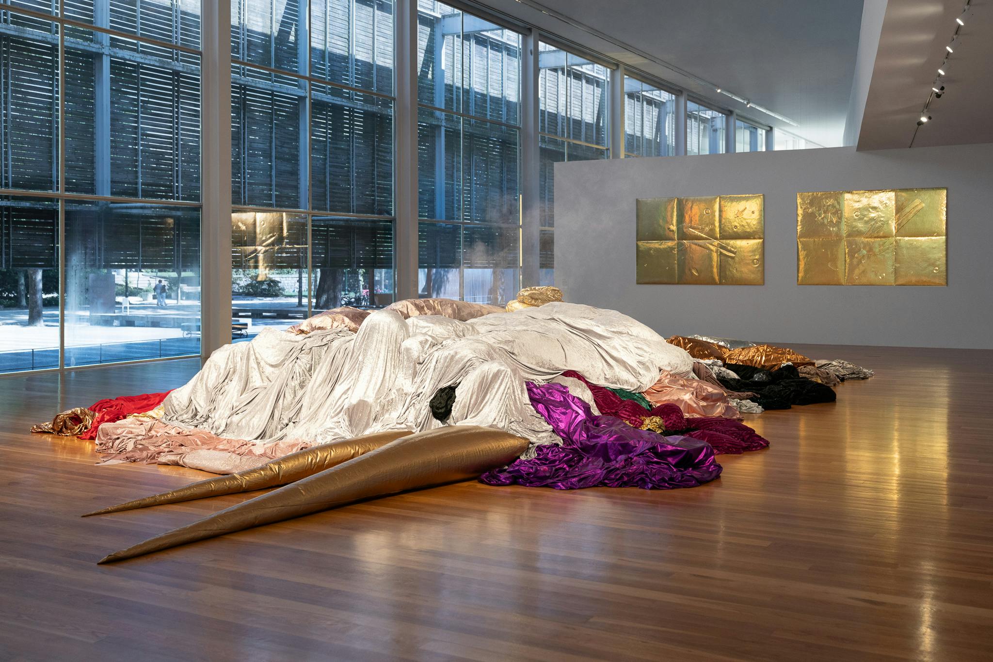 Forms of the Surrounding Futures