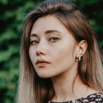 Featured in Coveteur Meet the Device that Starts Rebuilding Collagen in One Week