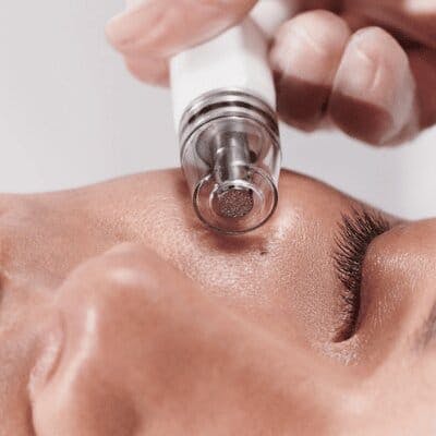 Featured in Taylor Jean Stephan I Tried the Diamond Glow Facial, Here's How It's Different from a Hydrafacial