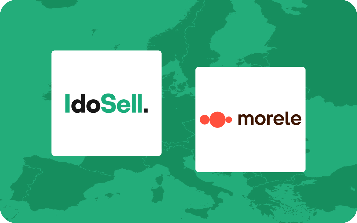 Logotypy IdoSell i Morele.net na tle mapy Europy