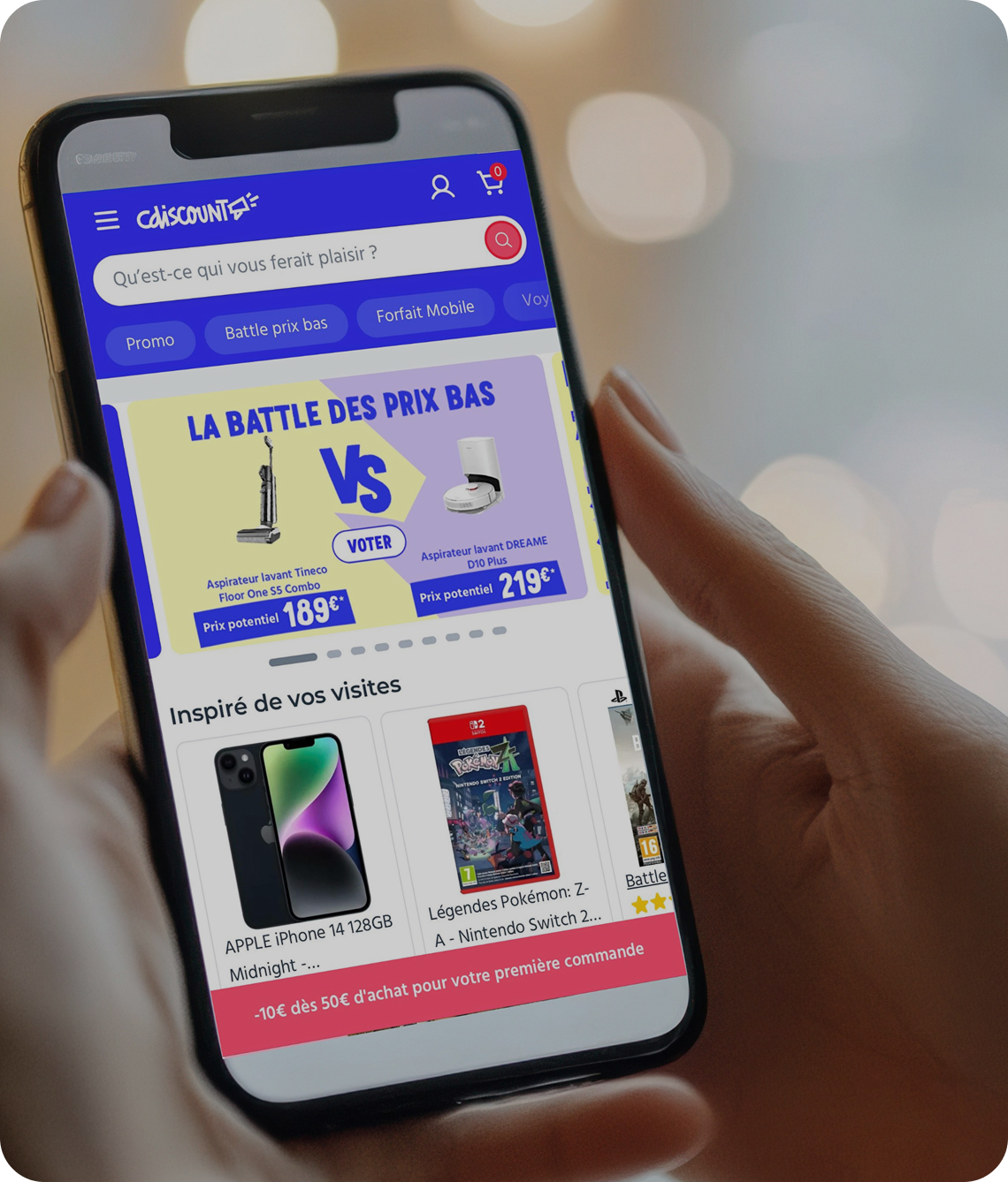 Telefon w dłoni z otwartą stroną marketplace Cdiscount